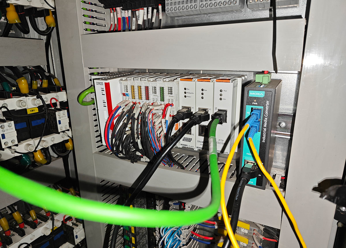 波浪能(néng)發電(diàn)綜合平台